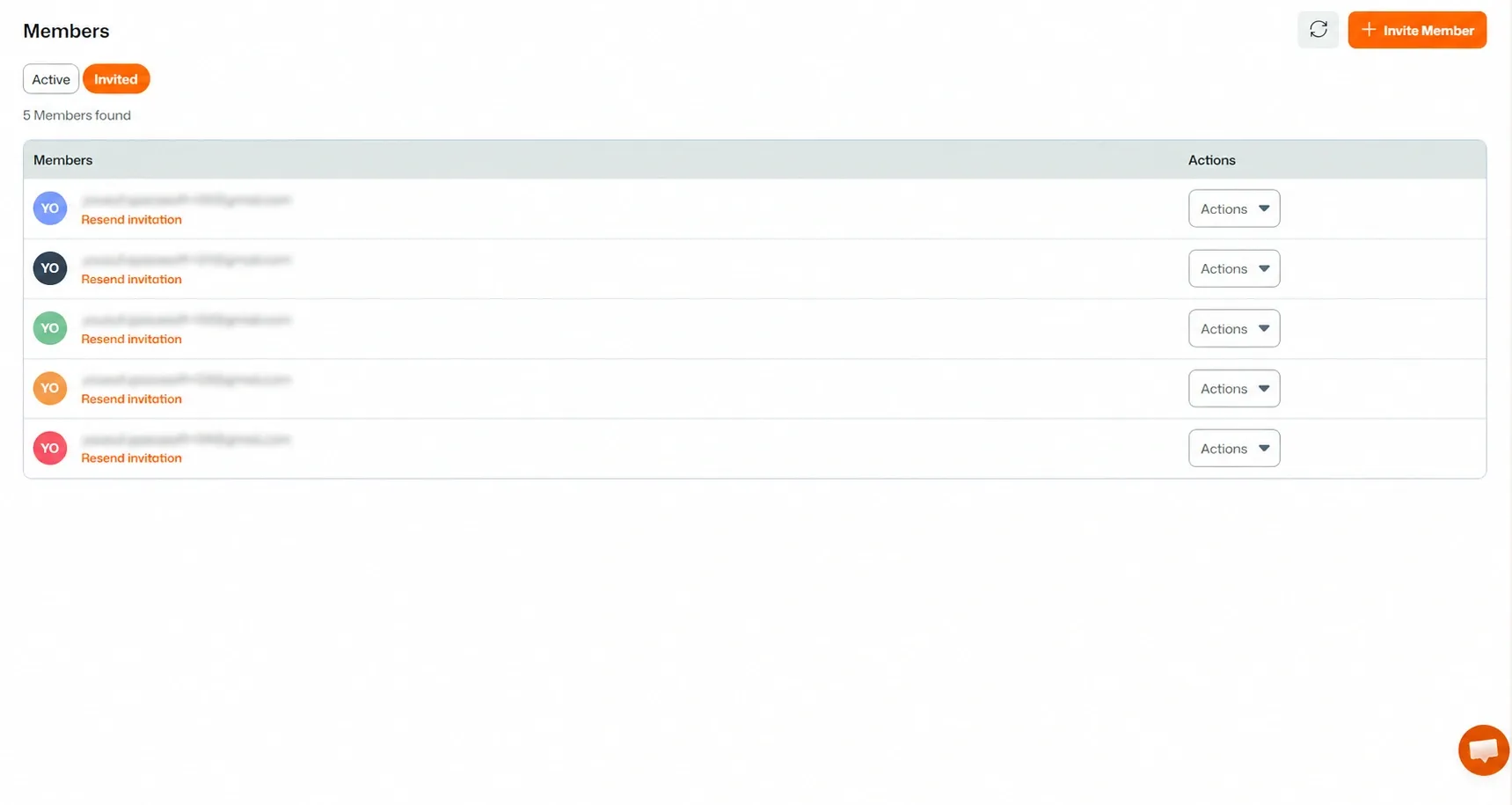 Invited members page showing pending invitations and actions.
